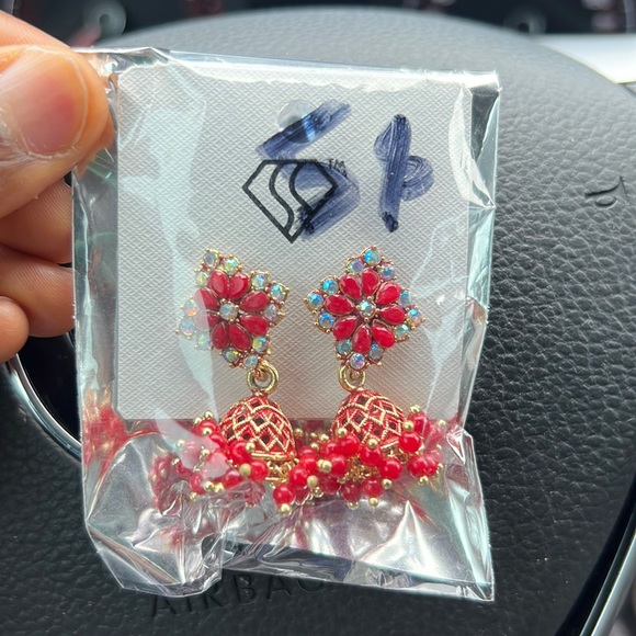 New costume Women’s earrings - Picture 1 of 2